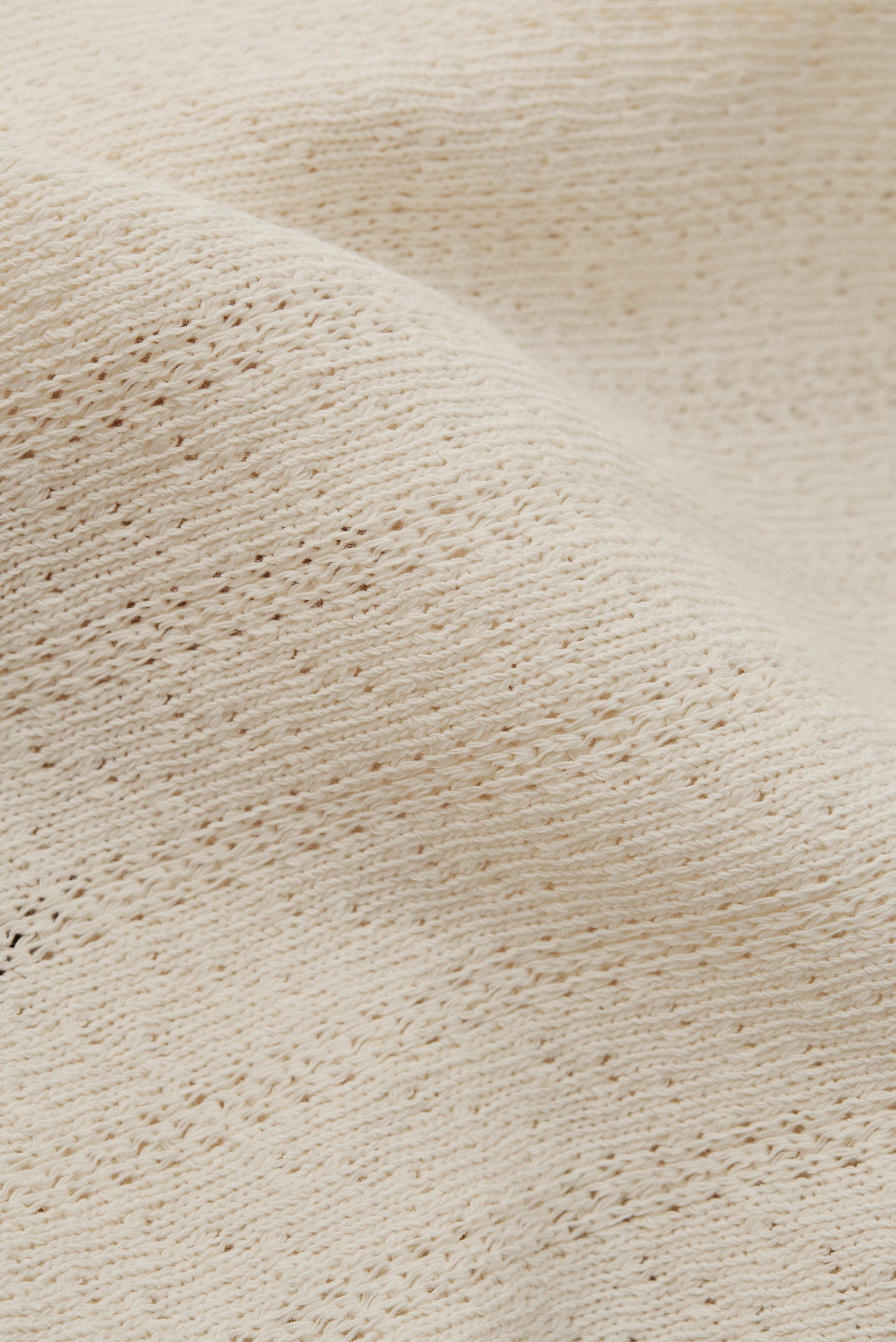 Men's jersey short-sleeved shirt, open-knit organic cotton-linen blend, natural off-white.