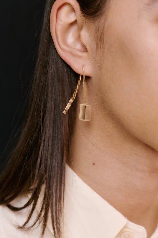 BAR CHAIN EARRING