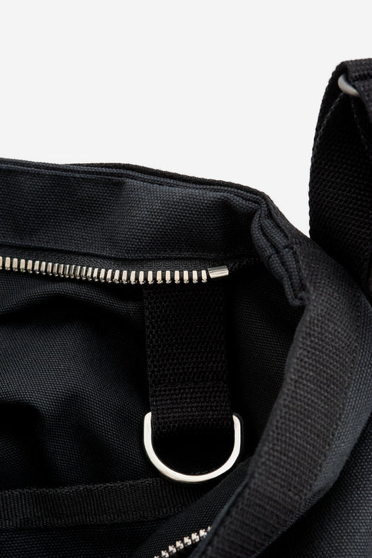 Unisex accessories bag, recycled Ventile® cotton, water-repellent, black, with silver zipper and D-ring.