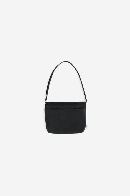 Unisex accessories bag, recycled Ventile® cotton, water-repellent, black, with adjustable crossbody strap.