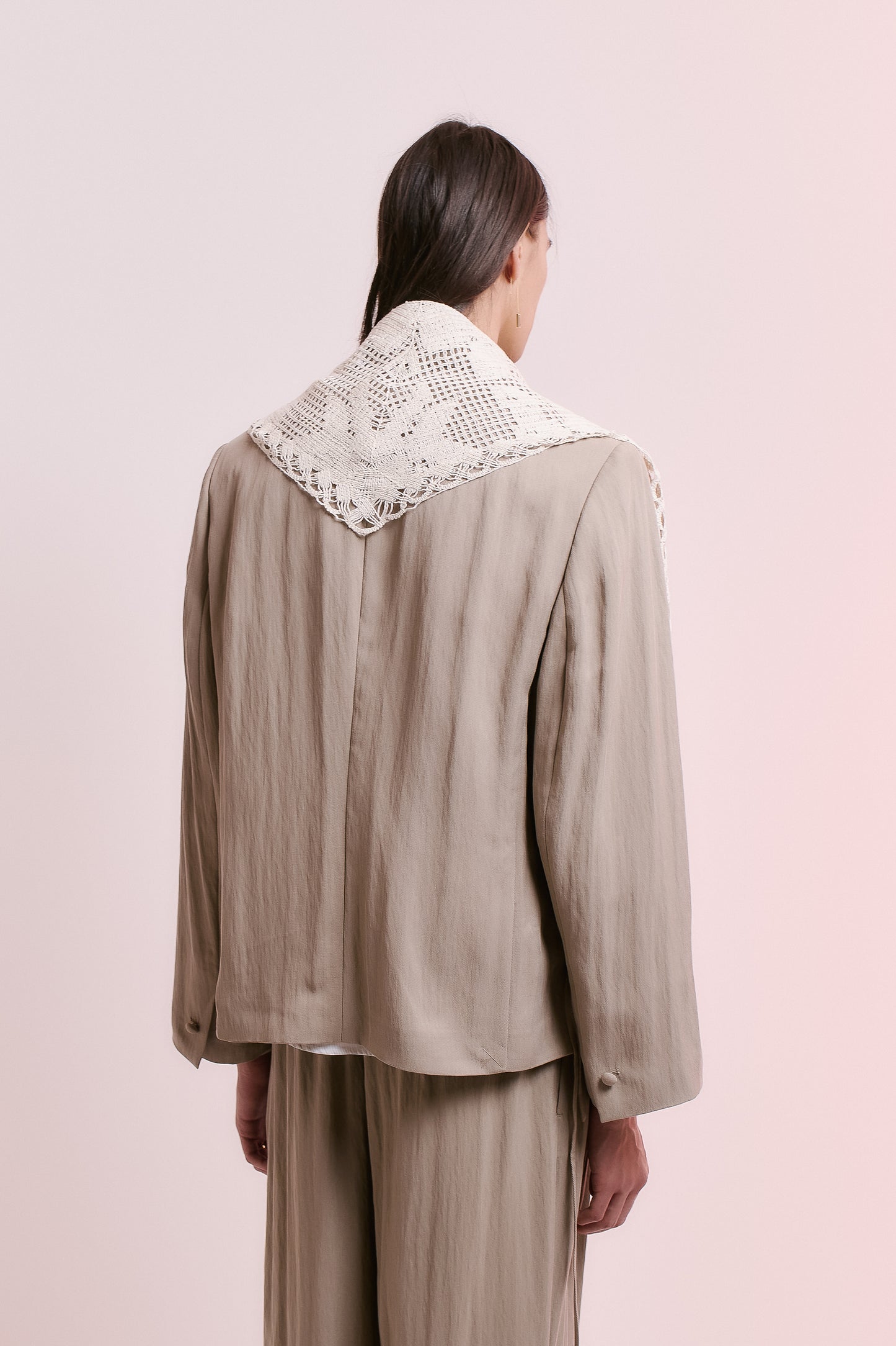TRIANGLE LACE SCARF